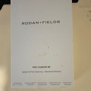 Rodan + Fields Pore Cleansing MD Kit in White